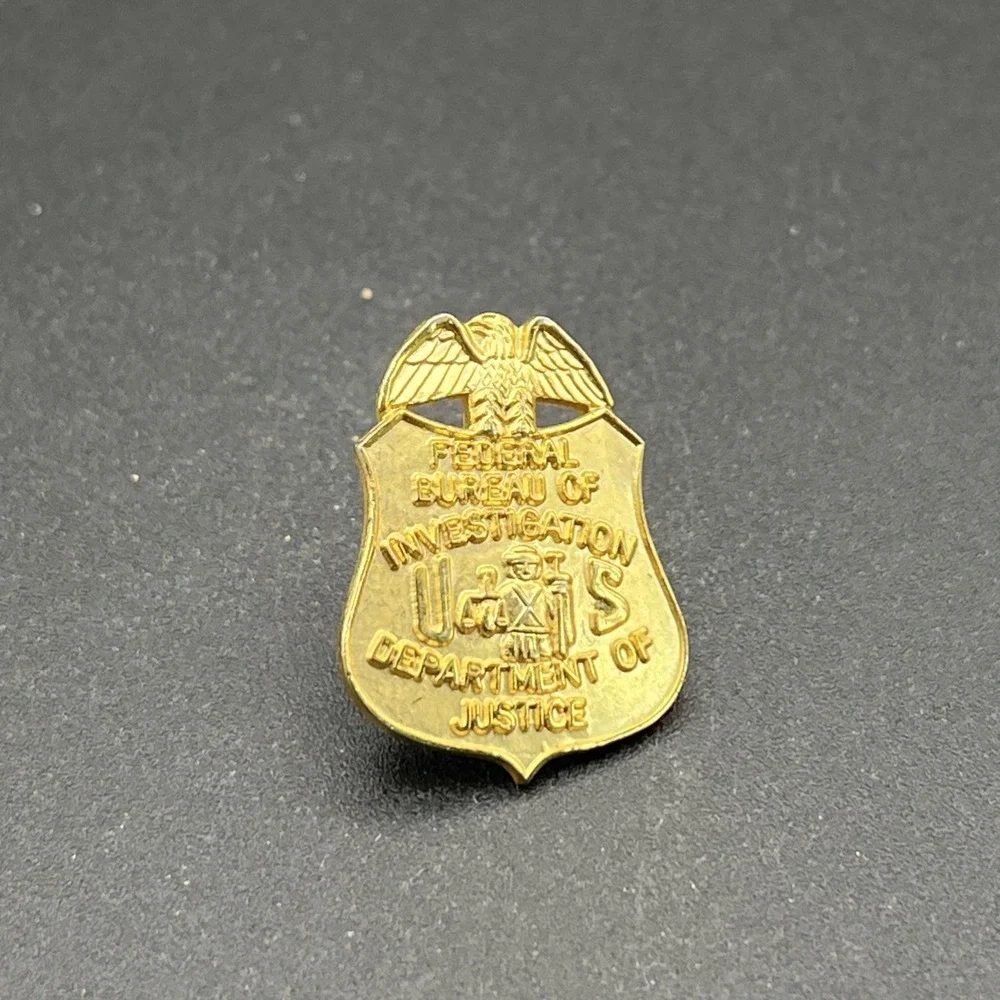 Federal Bureau Of Investigation Department Of‎ Justice Gold Tone Lapel Hat Pin